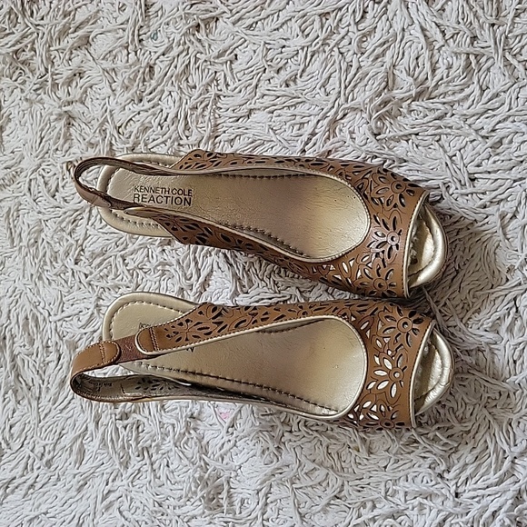 Kenneth Cole Wedge - Picture 2 of 5